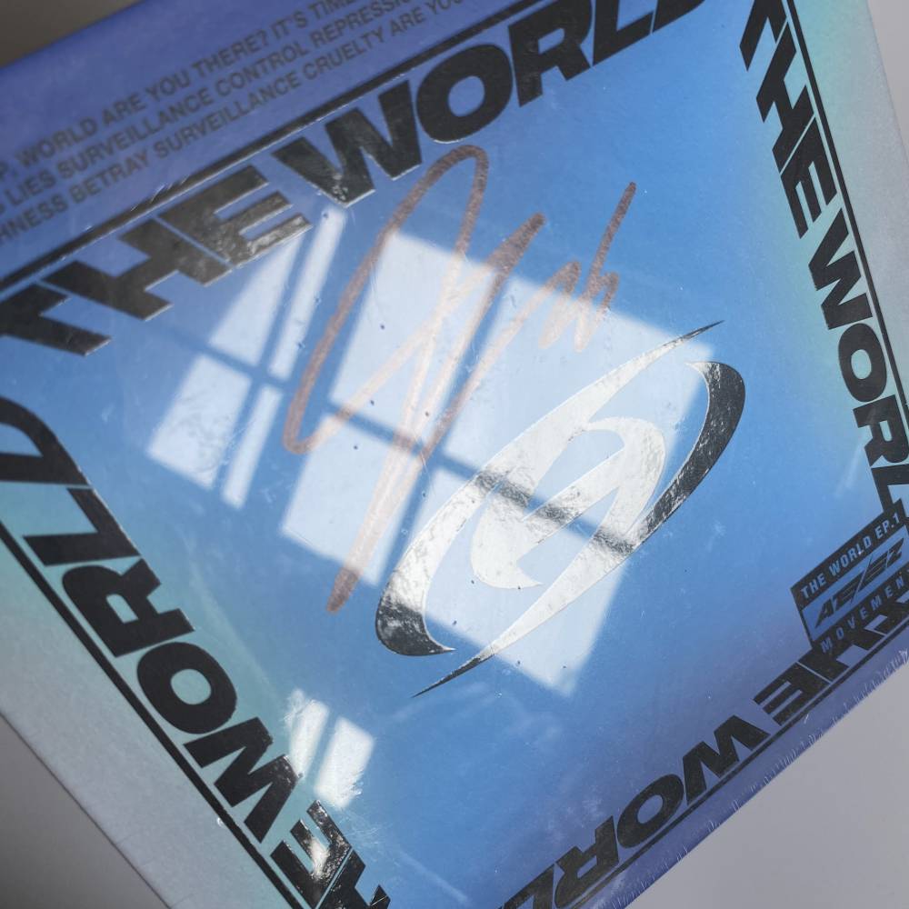 ATEEZ SEONGHWA SIGNED 'THE WORLD EP.1: MOVEMENT' - VERSION Z (V2)